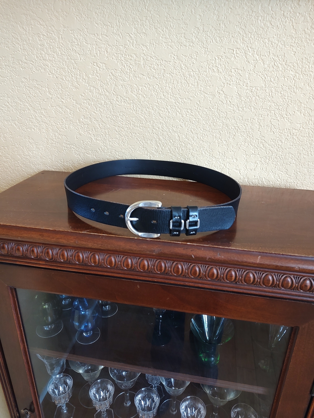 Fossil Black Leather Belt with Silver Rounded Buckle - Picture 6 of 12